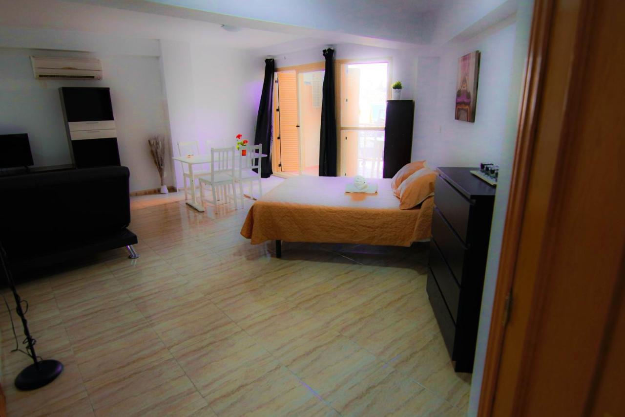 Puerta Del Sol Trm Only Adults Aparts Torremolinos Bagian luar foto